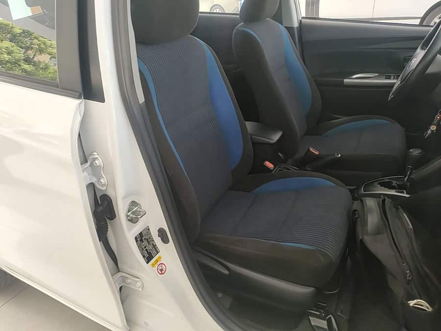 Toyota Yaris L 2016 — фото 25