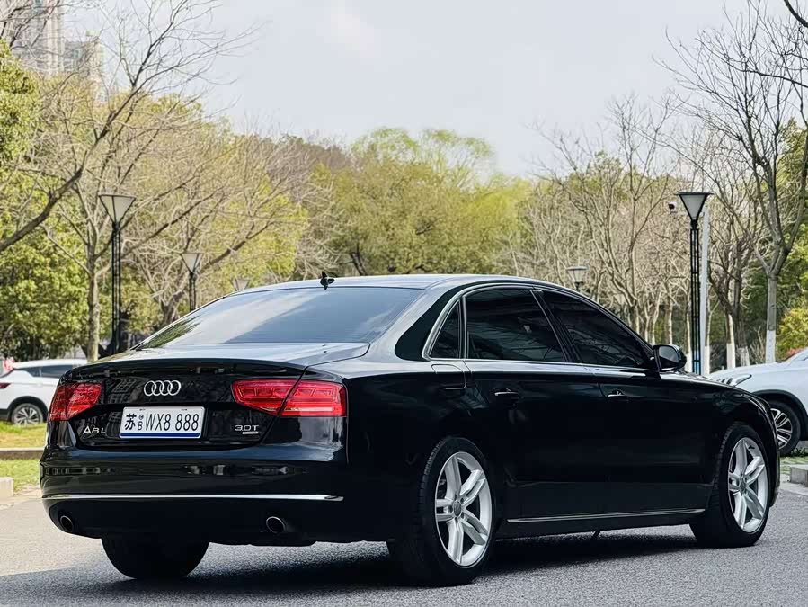 Audi A8 2011