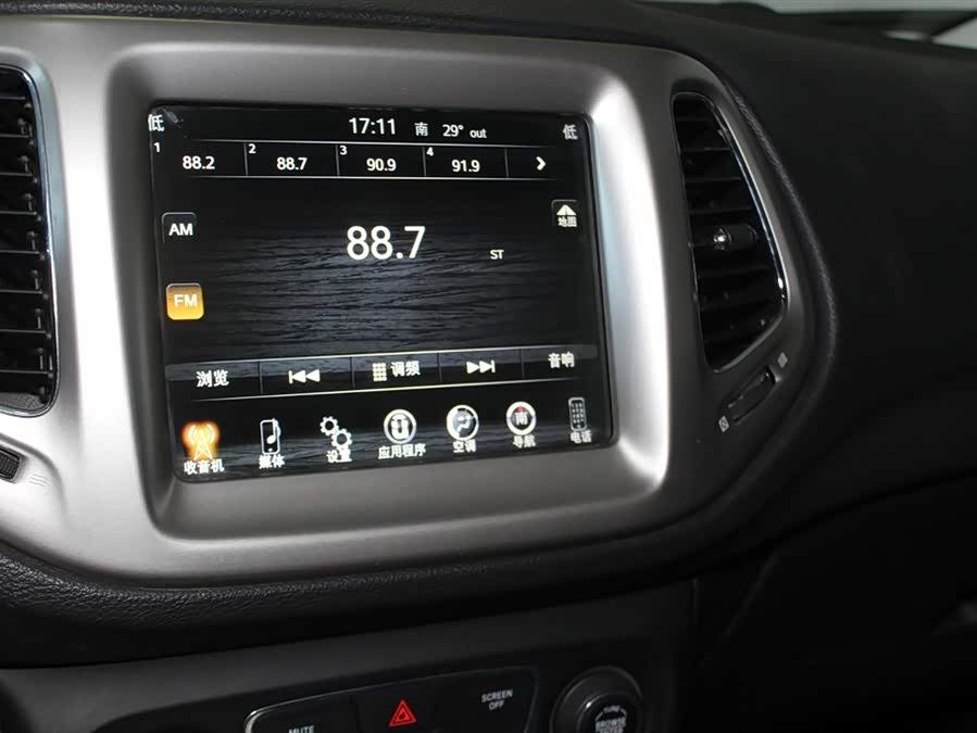 Jeep Compass 2017 — фото 12