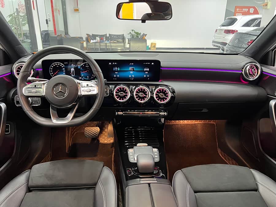 Mercedes-Benz A-Class 2022 — фото 9