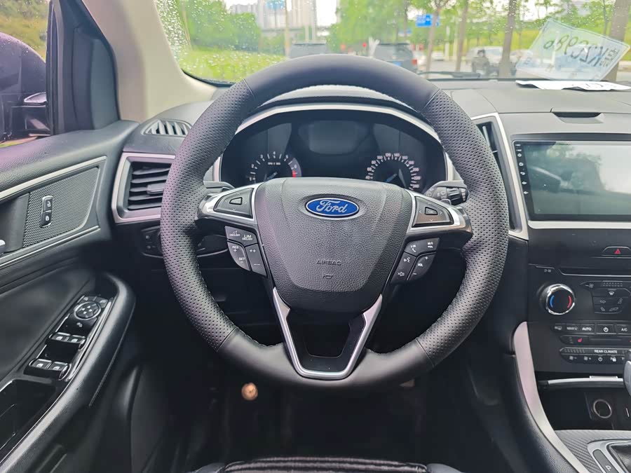 Ford Edge 2016 — фото 12