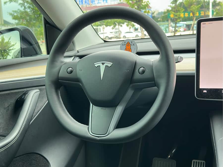 Tesla Model Y 2022 — фото 12