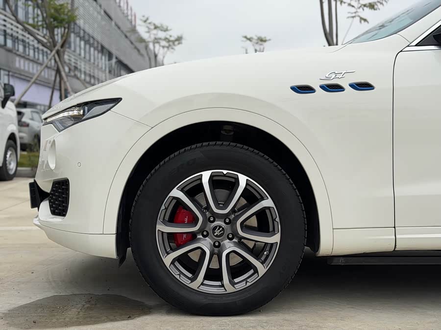 Maserati Levante 2022 — фото 18