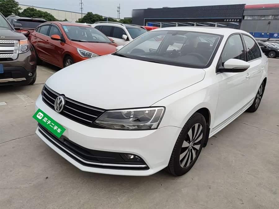 Volkswagen Sagitar 2018