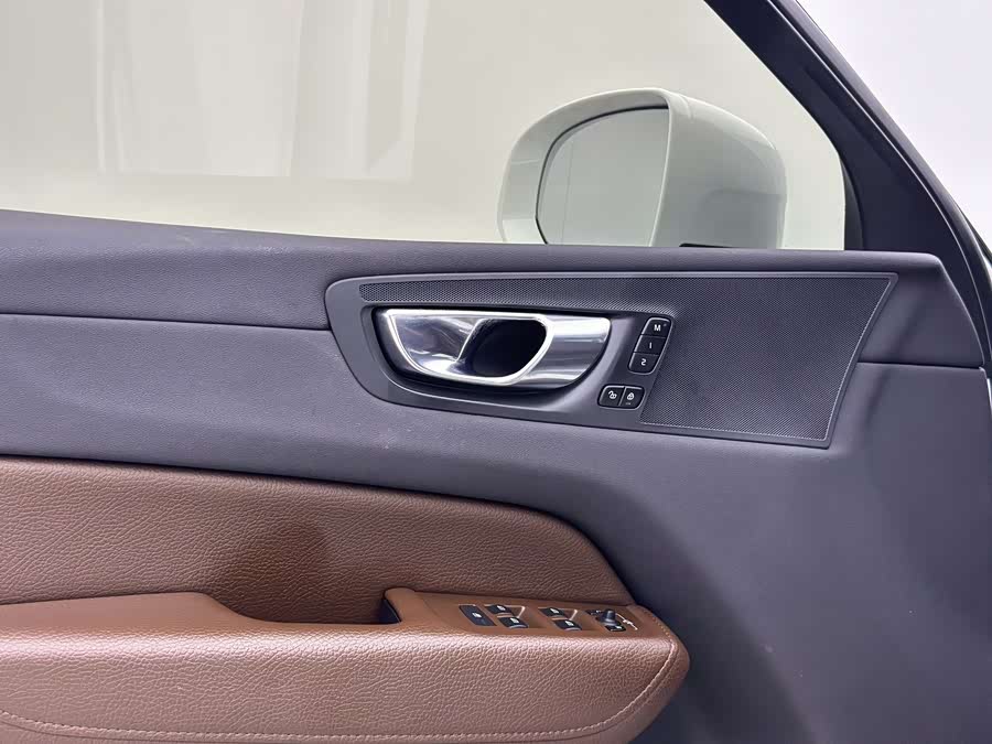 Volvo XC60 2021