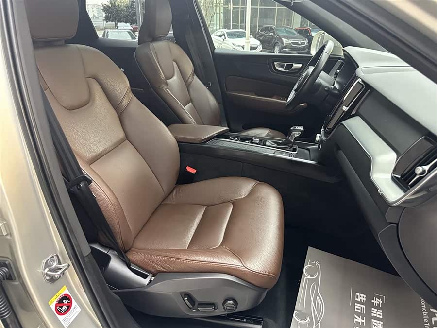 Volvo XC60 2021