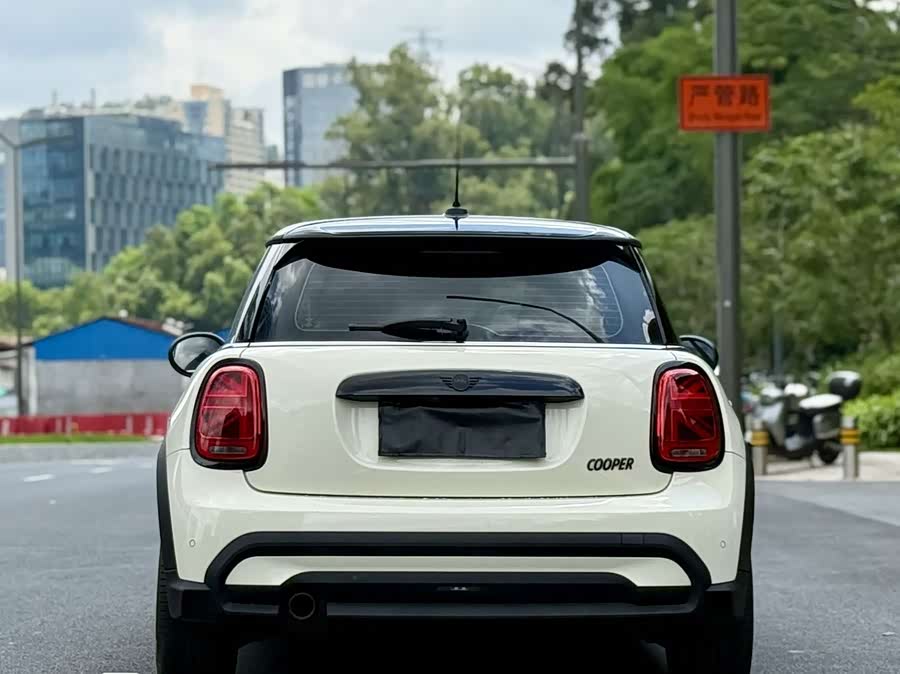 MINI MINI 2023