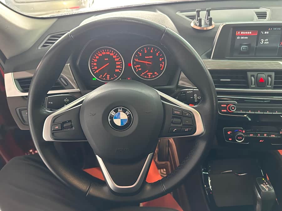 BMW X1 2018 — фото 15