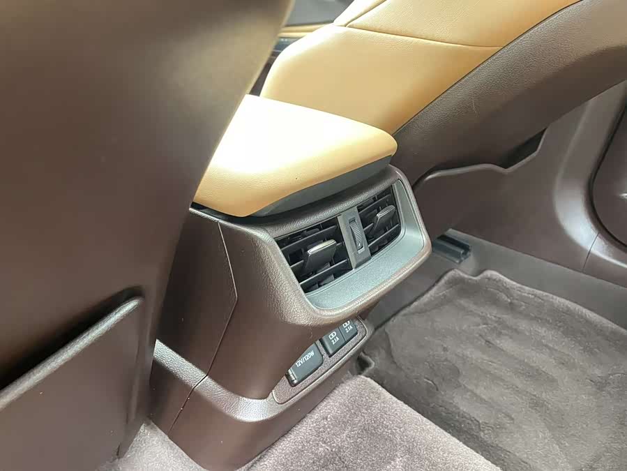 Lexus ES 2021 — фото 12