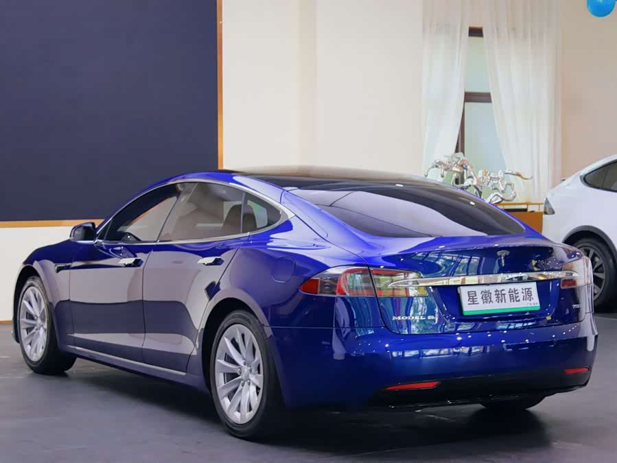 Tesla Model S 2017 — фото 19