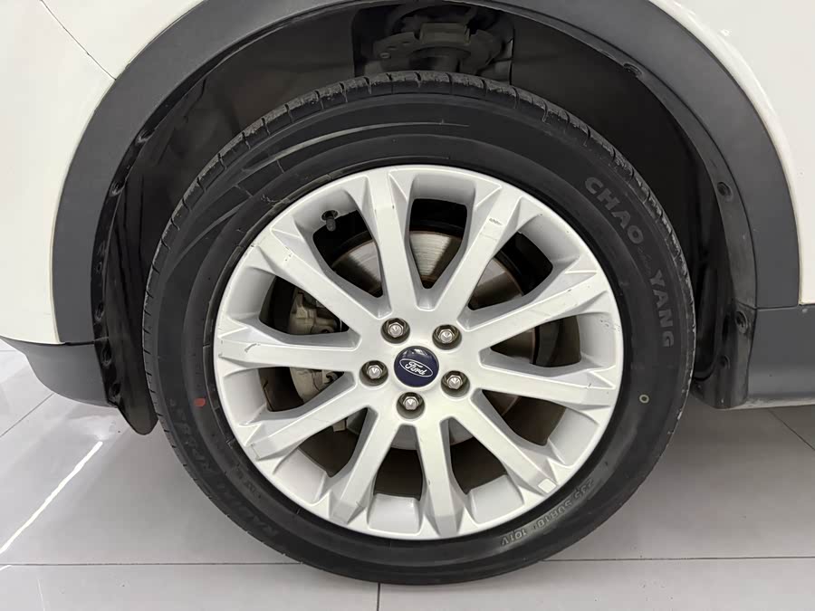 Ford Kuga 2015 — фото 26