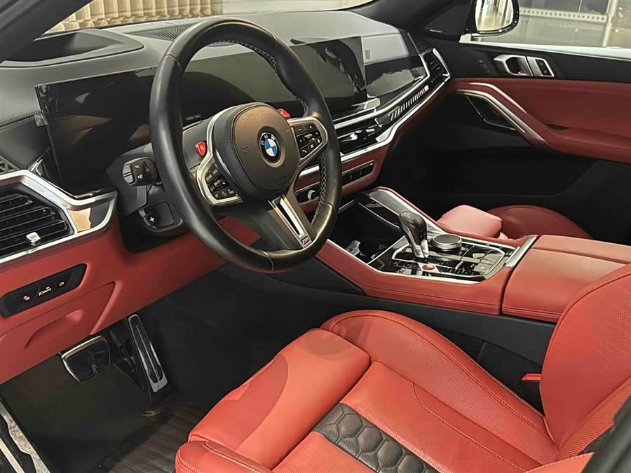 BMW X6 M 2023 — фото 13