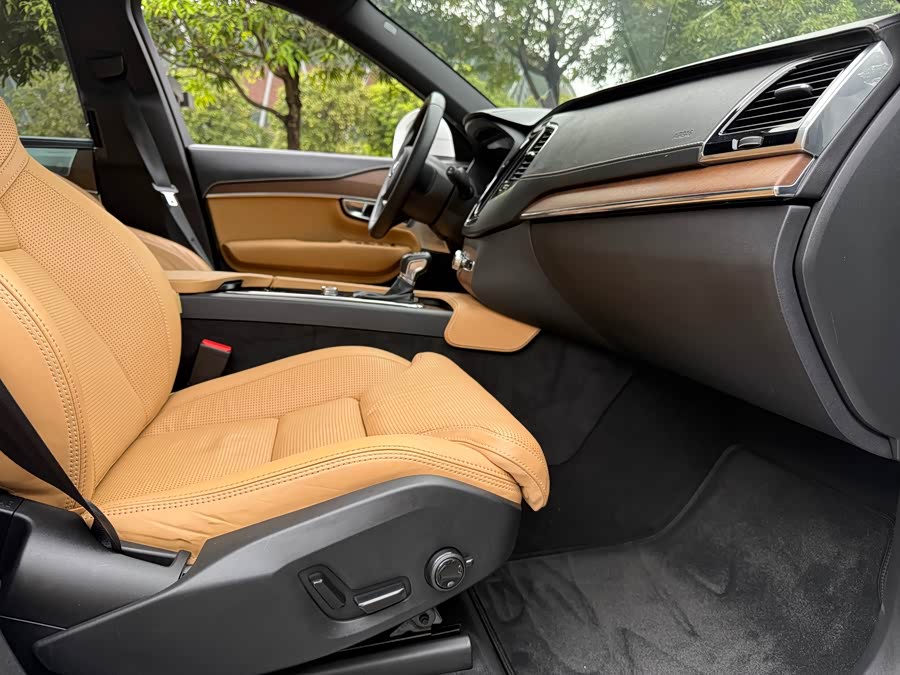 Volvo XC90 2015 — фото 11
