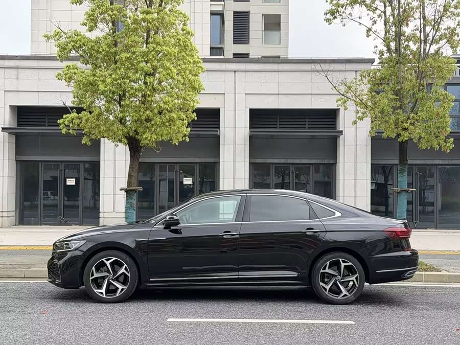Volkswagen Passat 2023