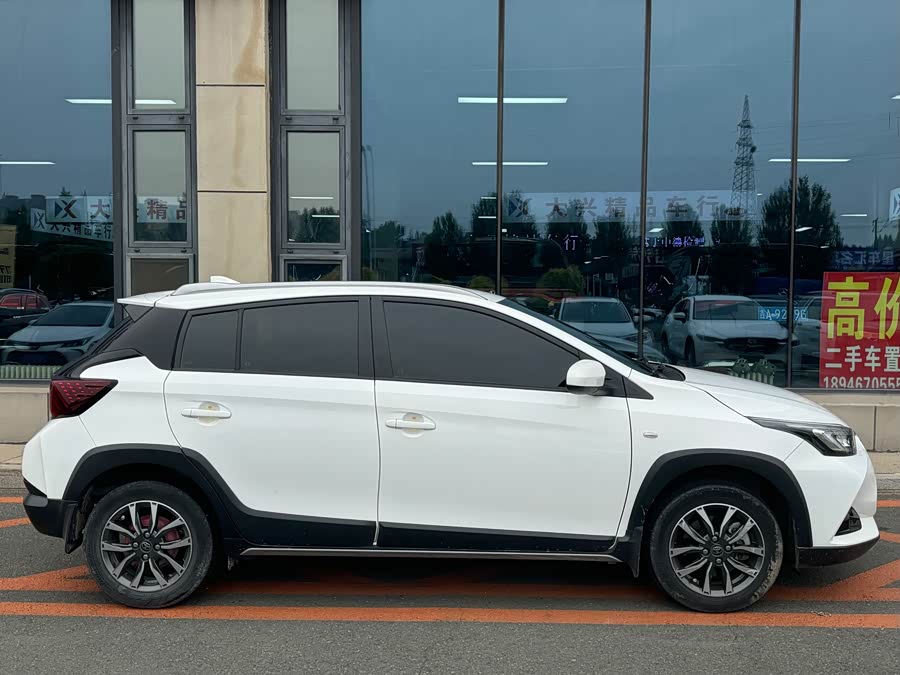 Toyota Yaris L 2022