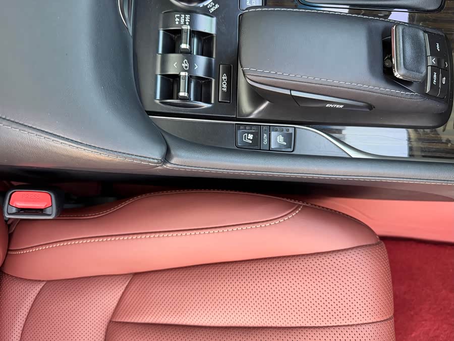 Lexus LX 2019 — фото 16