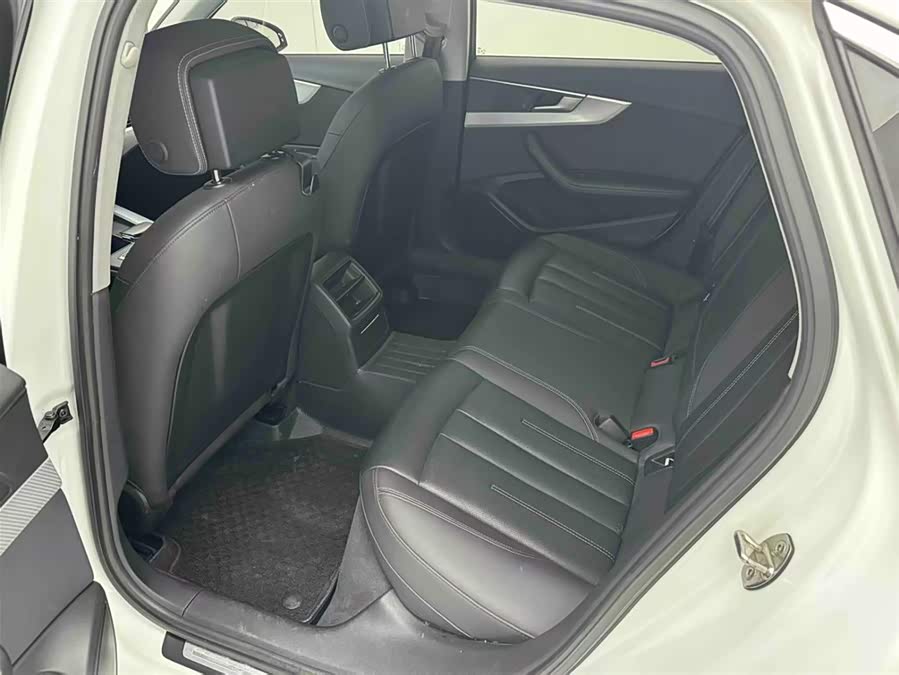 Audi A4L 2020