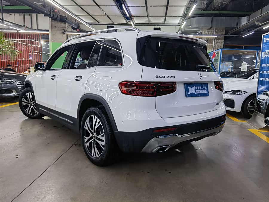 Mercedes-Benz GLB 2025