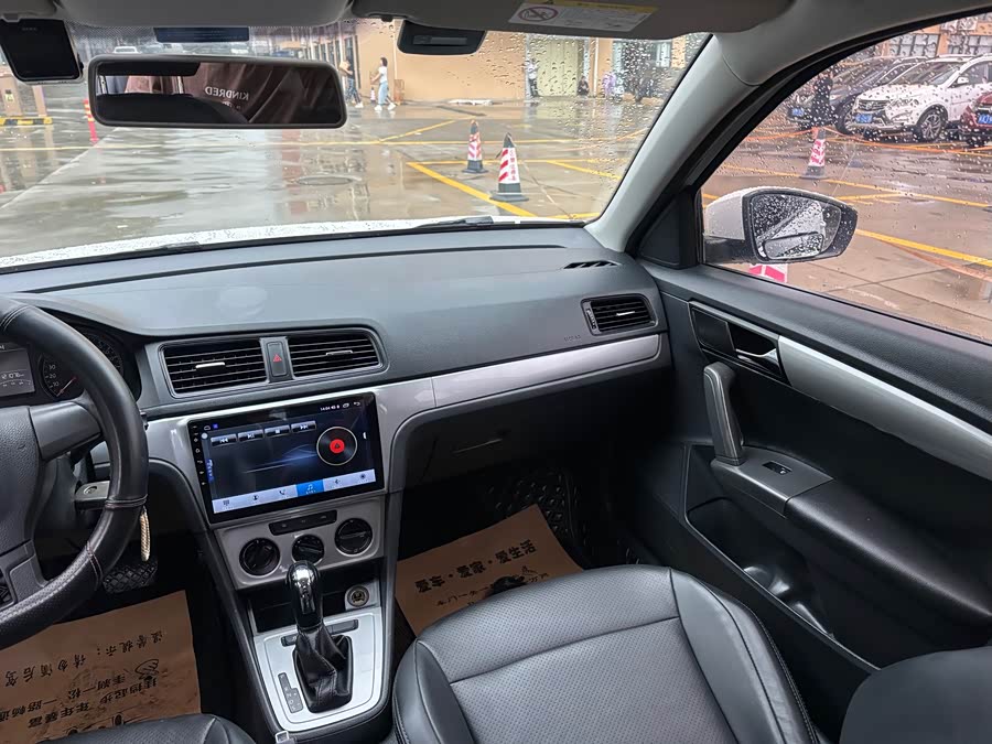 Volkswagen Lavida 2013