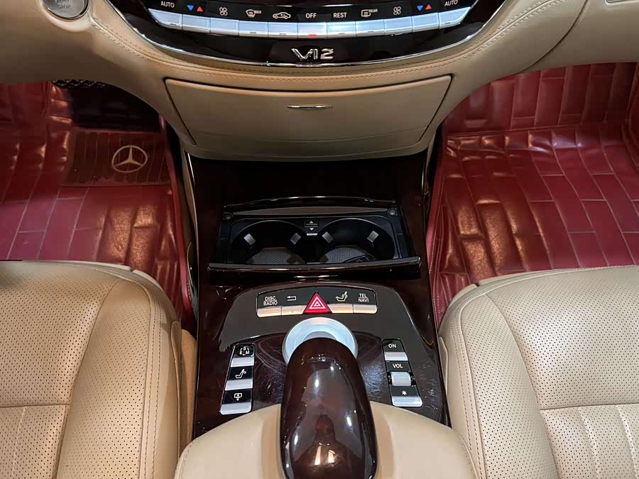 Mercedes-Benz S-Class 2010
