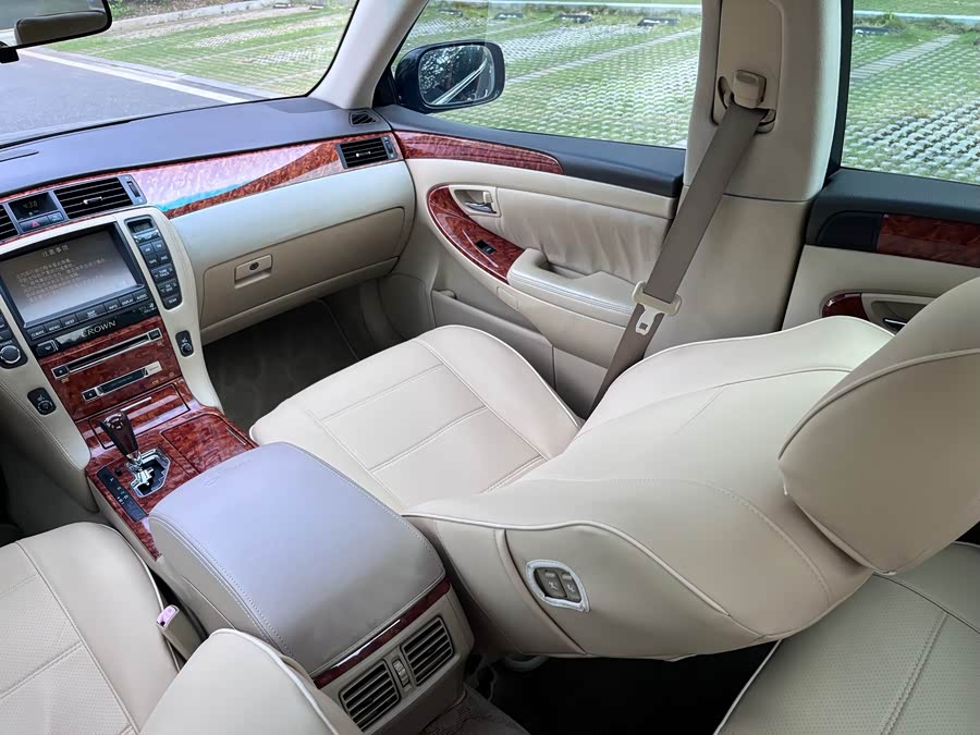 Toyota Crown 2005 — фото 13