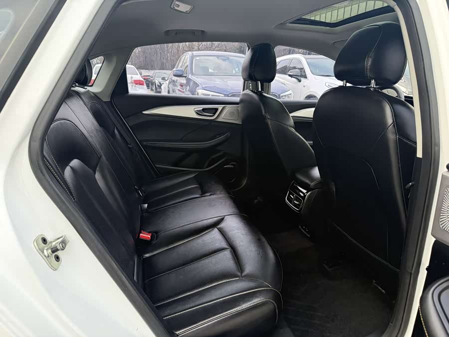 Roewe MAX 2021