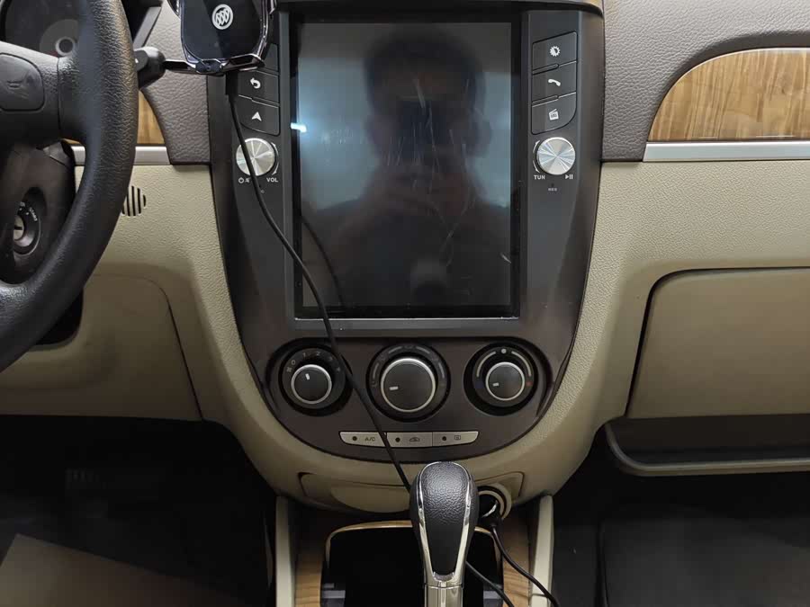 Buick Excelle 2015 — фото 18