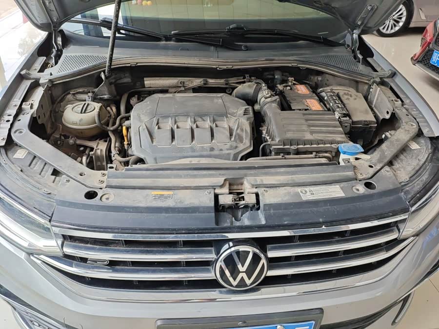 Volkswagen Tiguan L 2022 — фото 10
