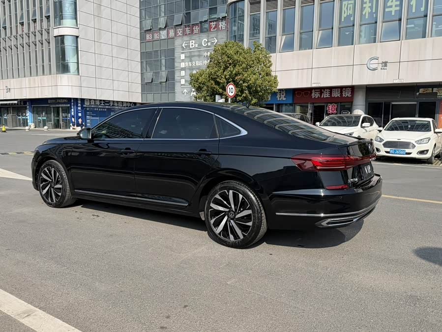 Volkswagen Passat 2023