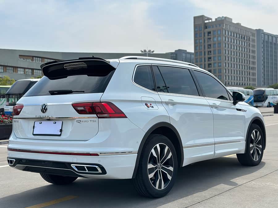 Volkswagen Tiguan L 2024