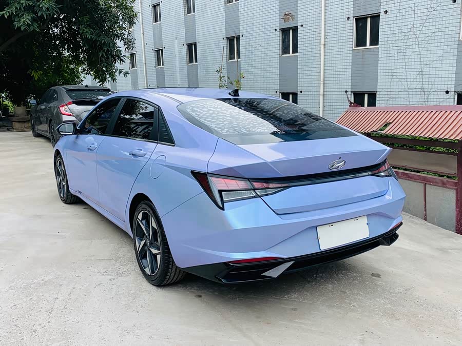 Hyundai Elantra 2022