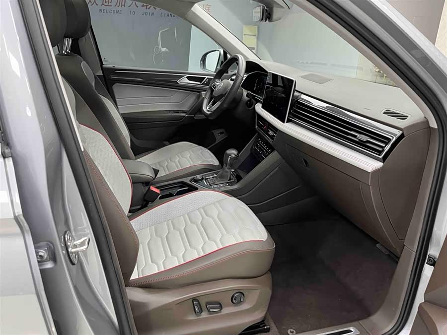 Volkswagen Tiguan L 2022 — фото 13