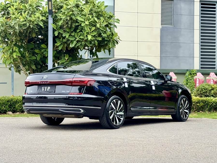 Volkswagen Passat 2023 — фото 9