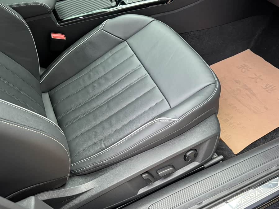 Volkswagen Passat 2023 — фото 16