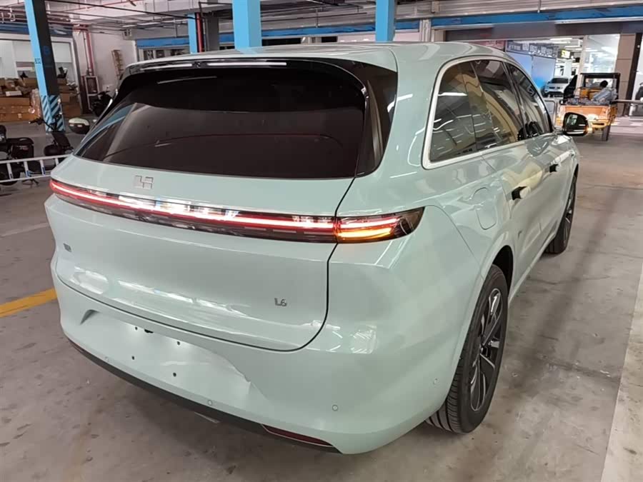 Li Auto L6 2025