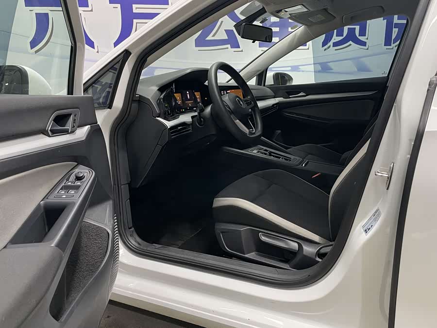 Volkswagen Golf 2023