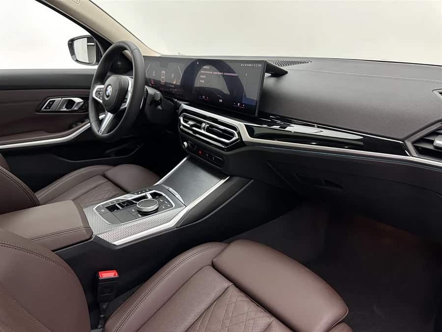 BMW 3 Series 2023 — фото 17
