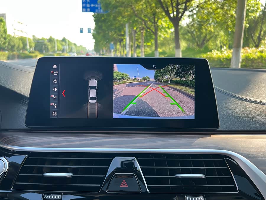 BMW 5 Series 2019 — фото 13