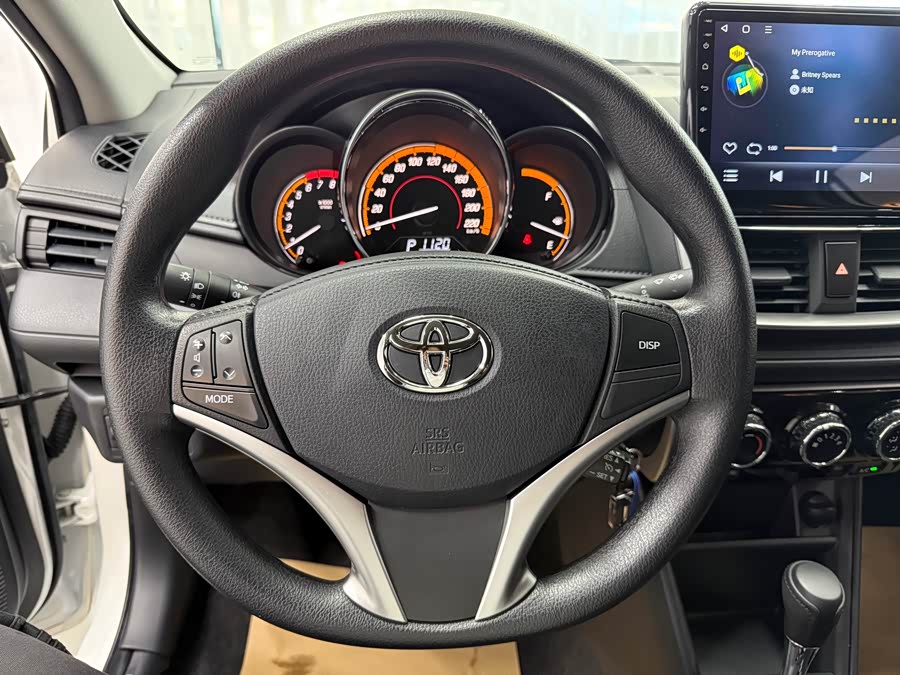 Toyota Yaris L 2022 — фото 10