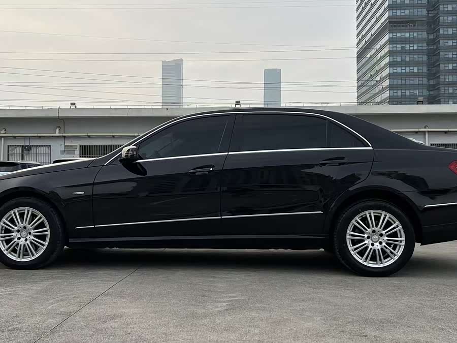Mercedes-Benz E-Class 2011 — фото 11