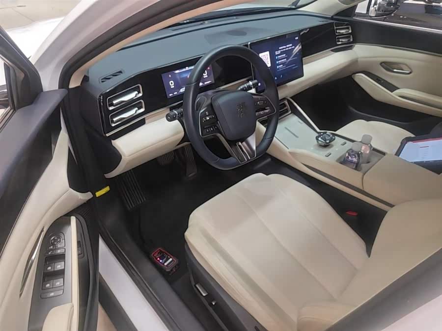 BYD Qin L 2024 — фото 15