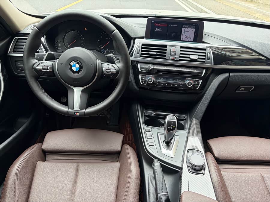 BMW 3 Series 2019 — фото 10