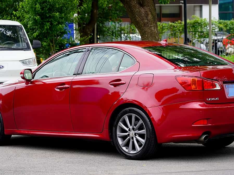 Lexus IS 2009
