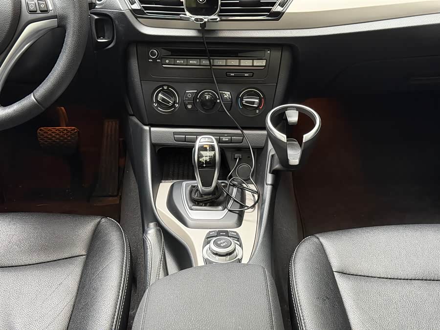 BMW X1 2015 — фото 19