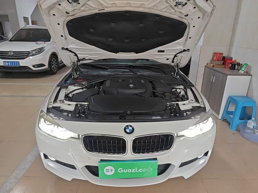 BMW 3 Series 2018 — фото 16