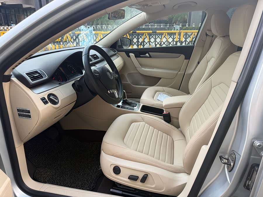 Volkswagen Magotan 2012
