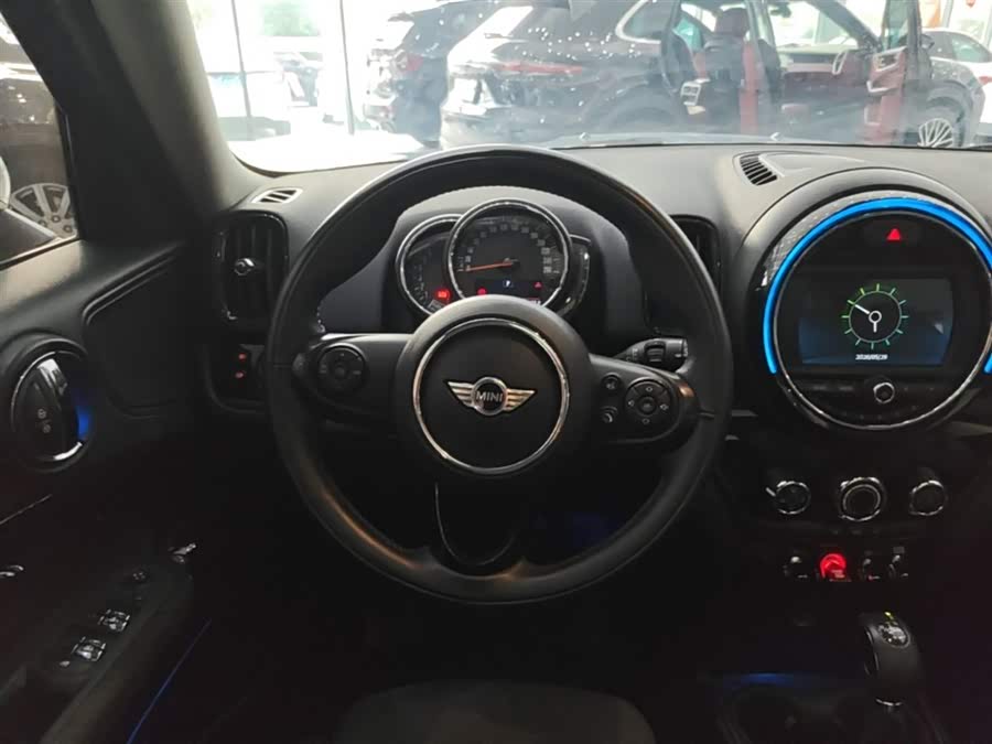 MINI Countryman 2017 — фото 10
