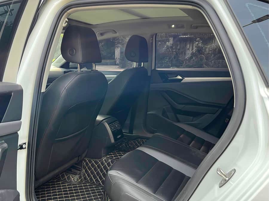 Volkswagen Sagitar 2021
