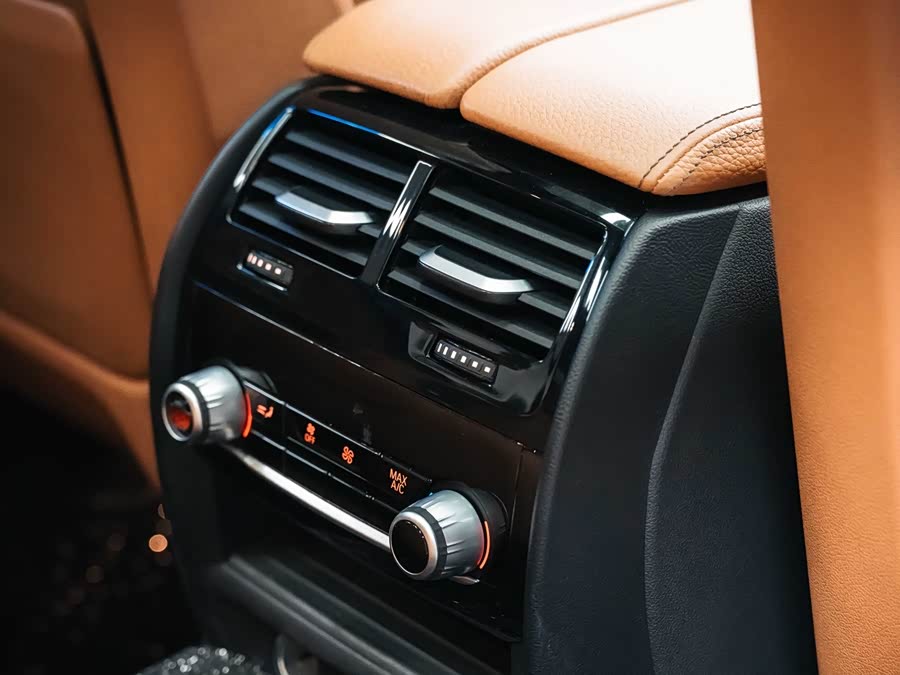 BMW 5 Series 2020 — фото 19