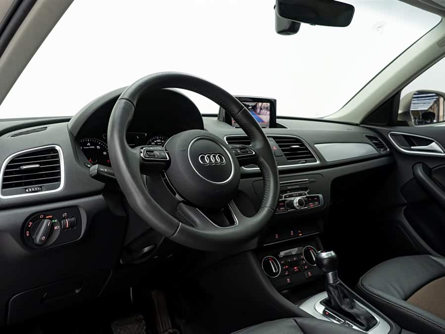 Audi Q3 2018 — фото 21